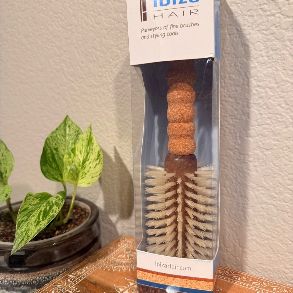 Ibiza Hair Brown and White Styling Brush
